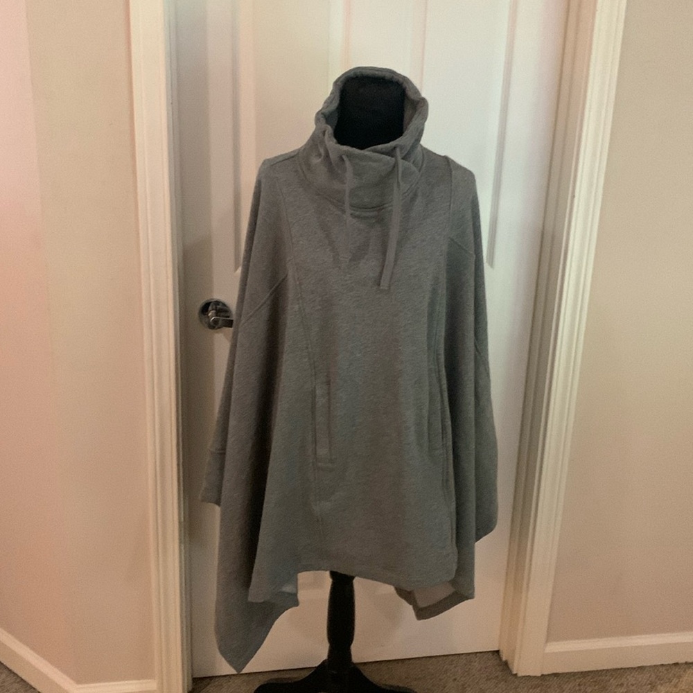 Ugg grey warm cozy poncho cape winter coat sz XXS